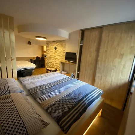 Derese Apartman Lipótszentmiklós